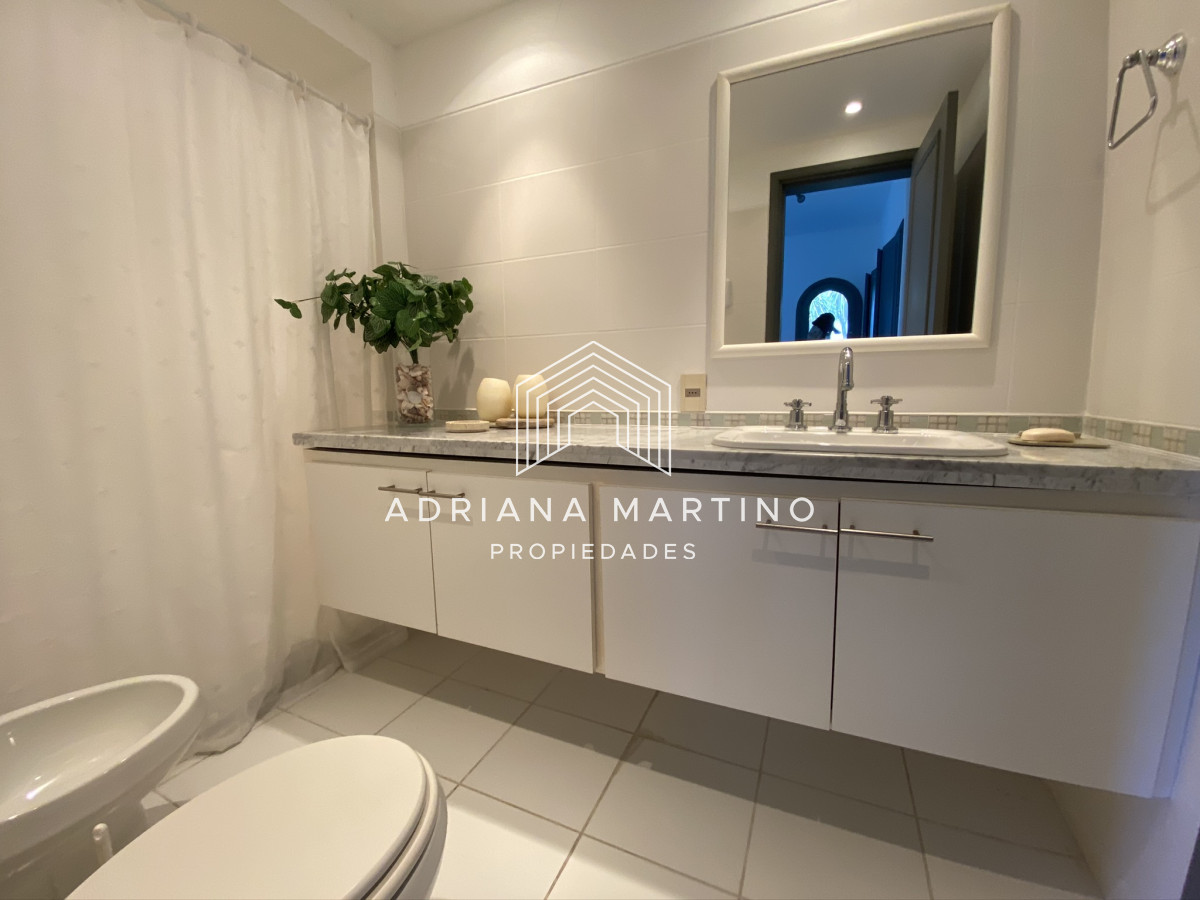 Casa ID.69318 - Casa en Playa Brava, espectacular ubicación.  5 dormitorios con baños en suite