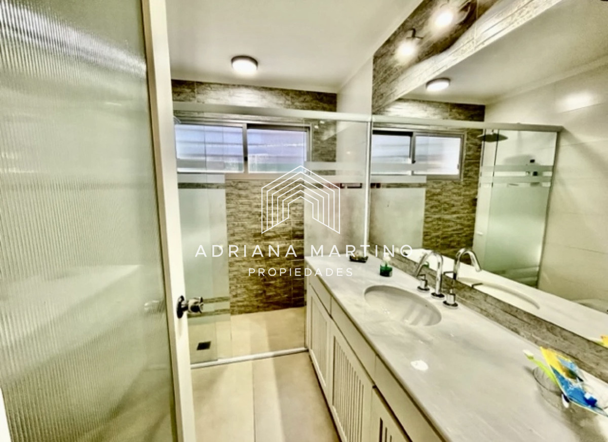 Casa ID.34091 - Casa en Rincón del Indio, a pocas cuadras del mar, con hermoso jardín y piscina