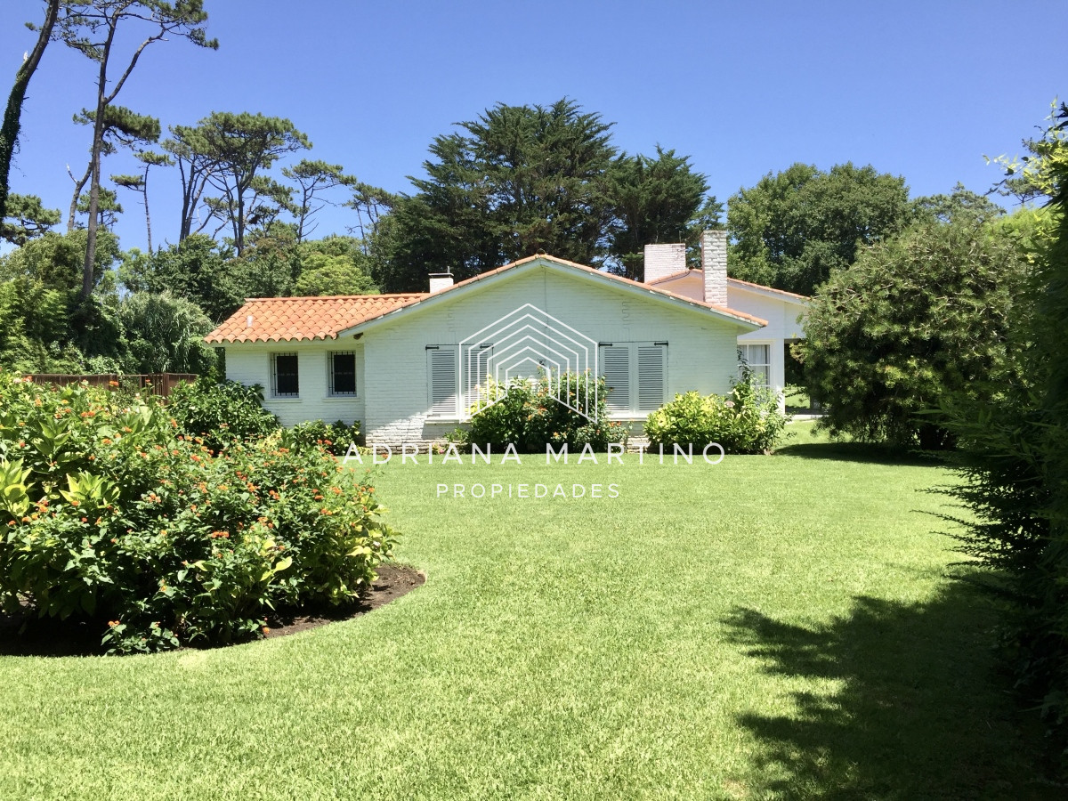 Casa ID.70308 - Hermosa propiedad a cuadras de la playa brava en Punta del Este 