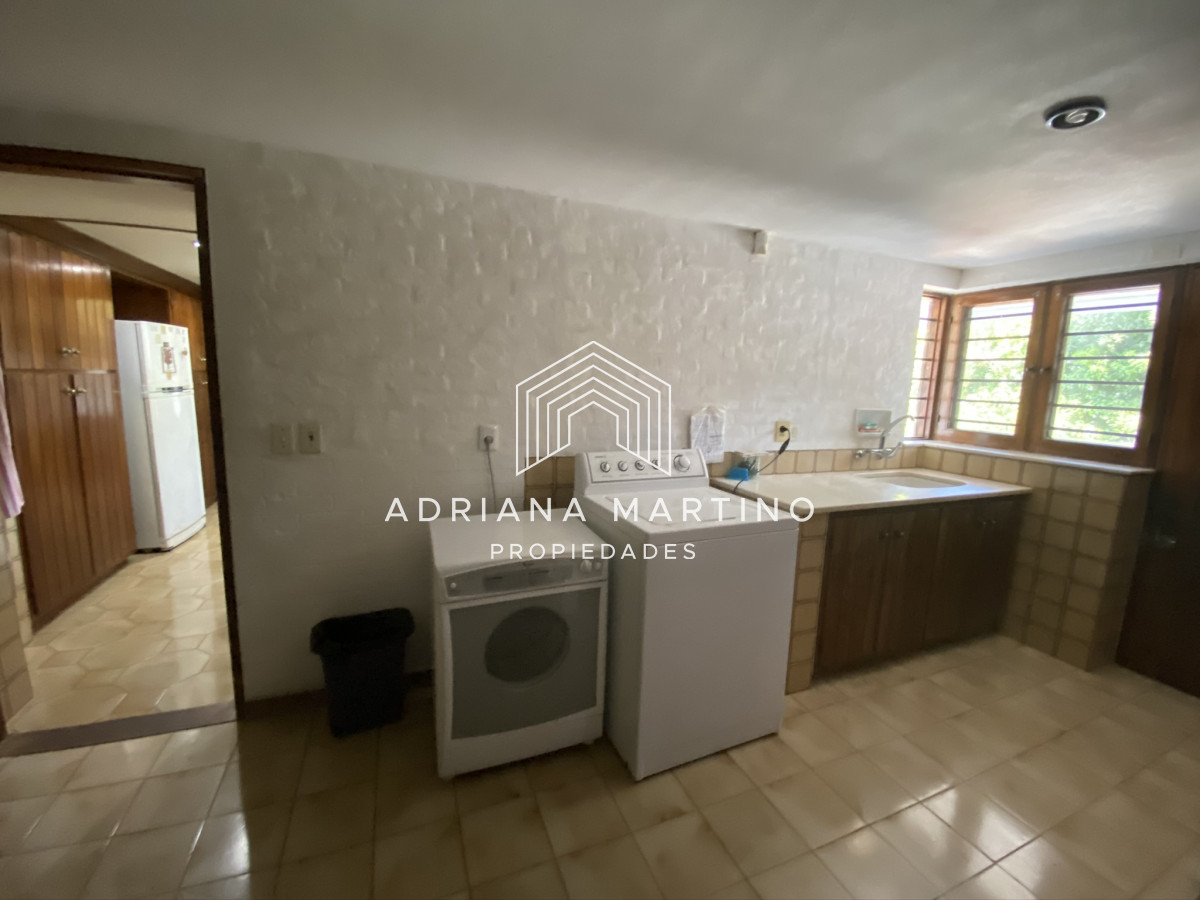 Casa ID.34592 - Espectacular casa a pasos de playa brava Brava 5 dormitorios + doble dependencia ,piscina,gran parque y vista al mar