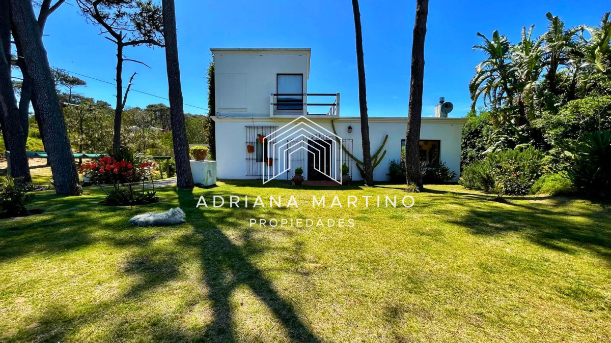 Casa ID.71156 - Venta de Casa a Metros del Mar – Entorno Natural y Amplio Terreno