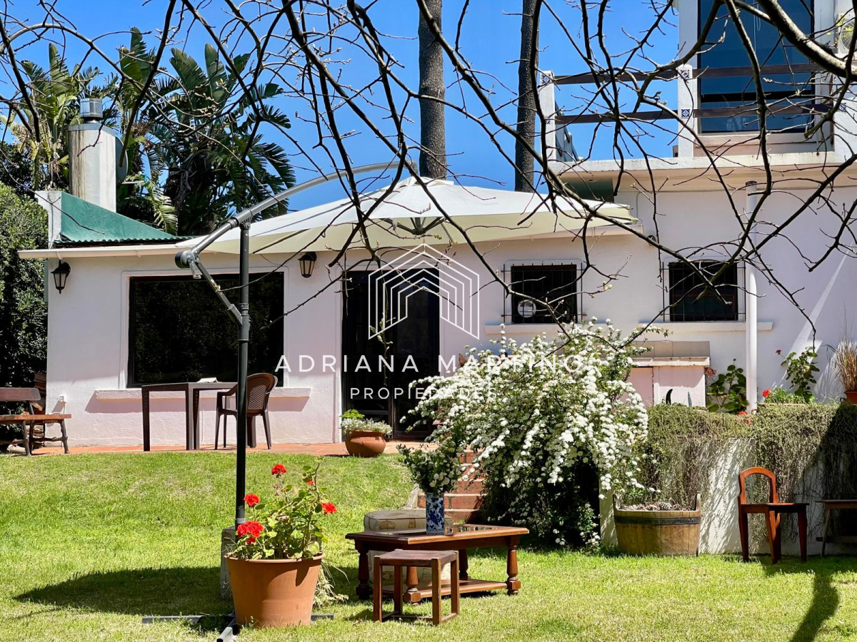 Casa ID.71156 - Venta de Casa a Metros del Mar – Entorno Natural y Amplio Terreno