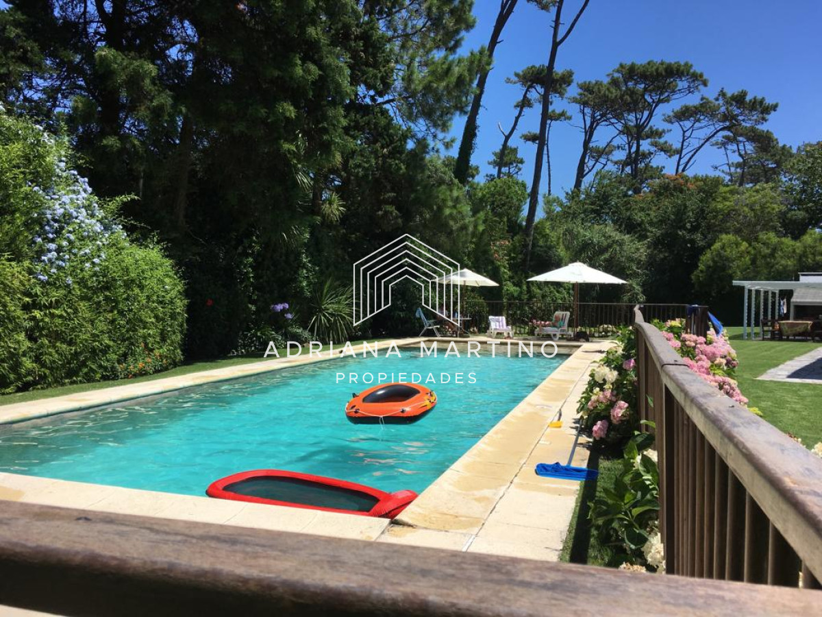 Casa ID.70308 - Hermosa propiedad a cuadras de la playa brava en Punta del Este 