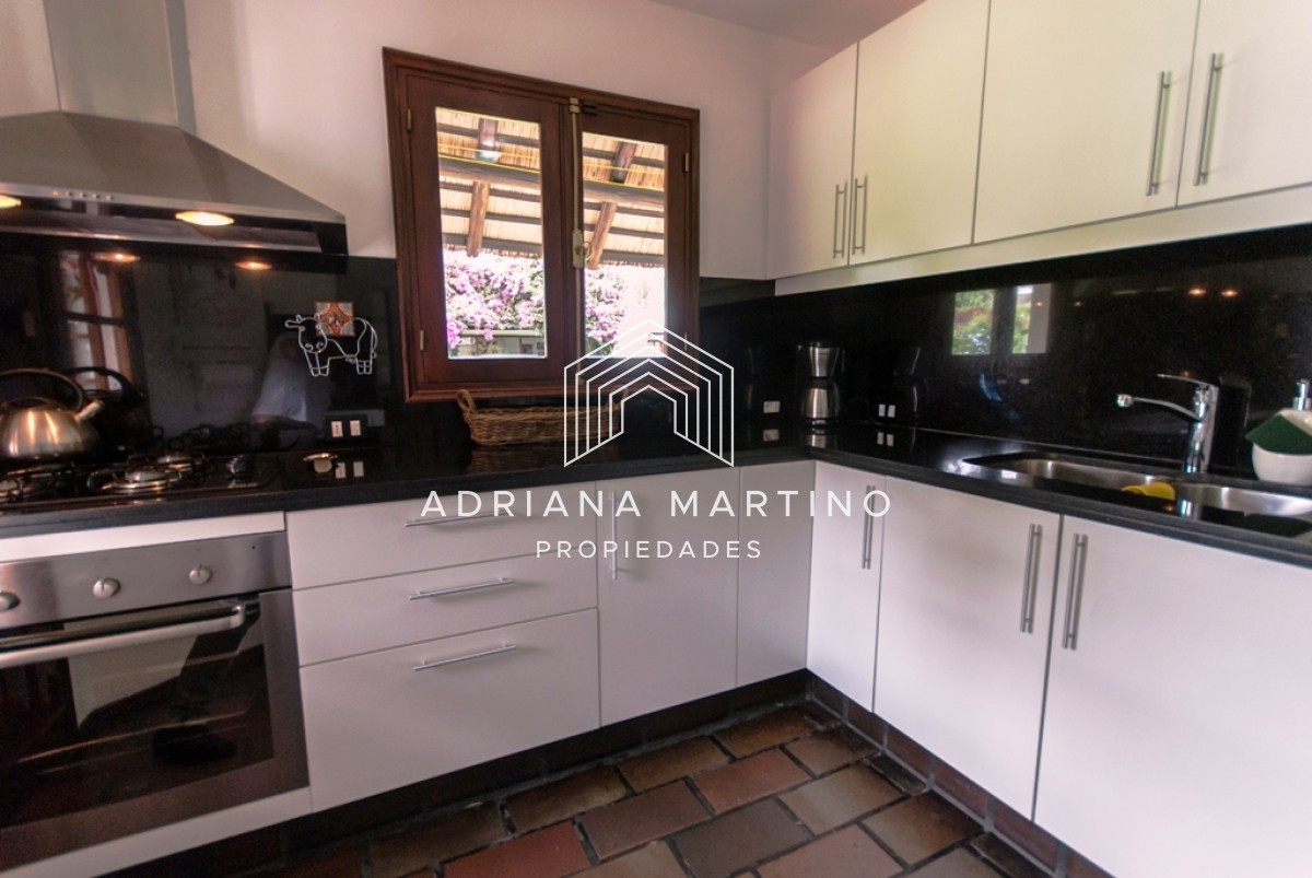 Casa ID.67768 - Muy cerca del mar piscina climatizada y hermoso parrillero cerrado 