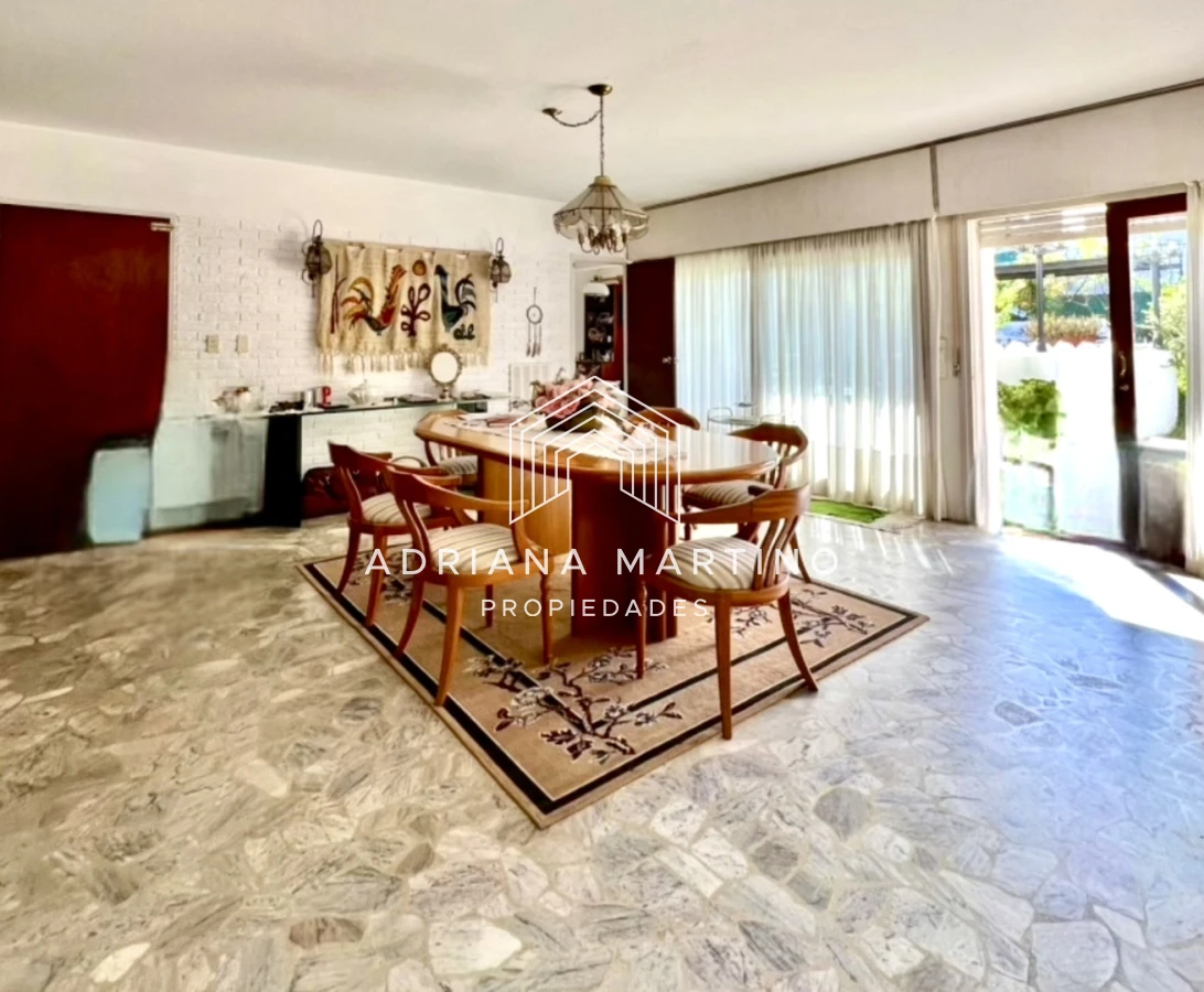 Casa ID.70628 - Hermoso Chalet a metros Del Mar sobre playa Mansa 