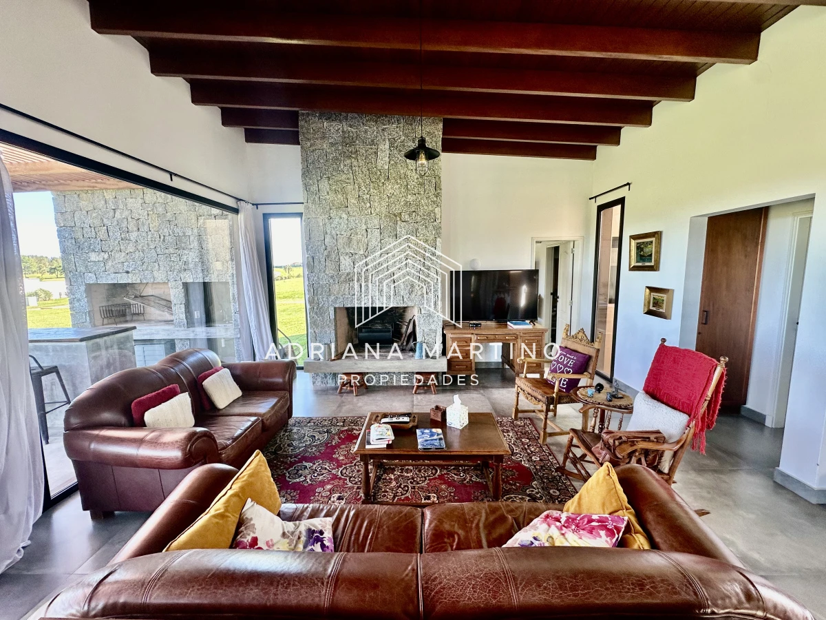 Casa ID.71019 - Excelente propiedad en la barra 