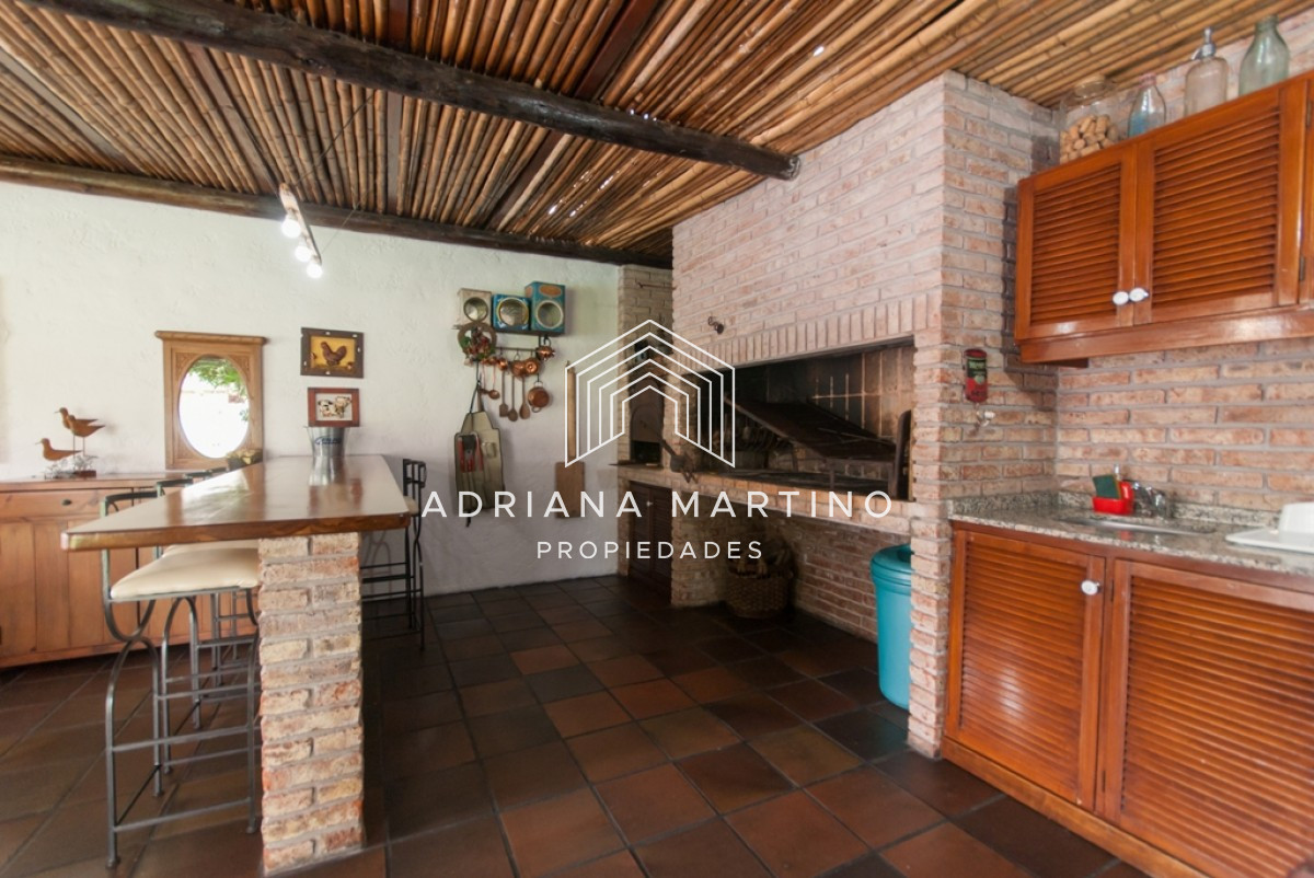 Casa ID.67768 - Muy cerca del mar piscina climatizada y hermoso parrillero cerrado 