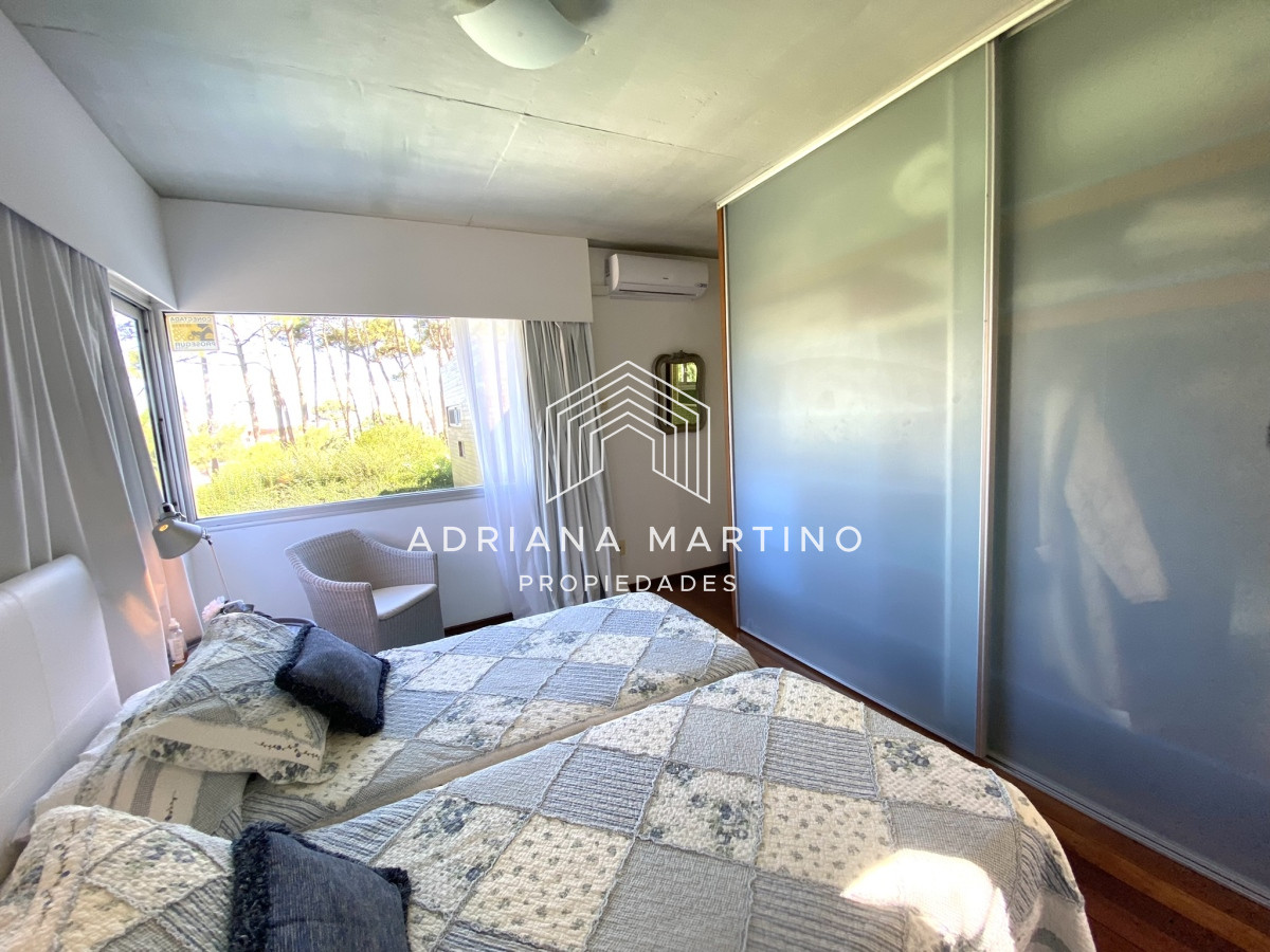 Casa ID.70611 - Hermosa residencia en playa brava a metros del mar  punta del este