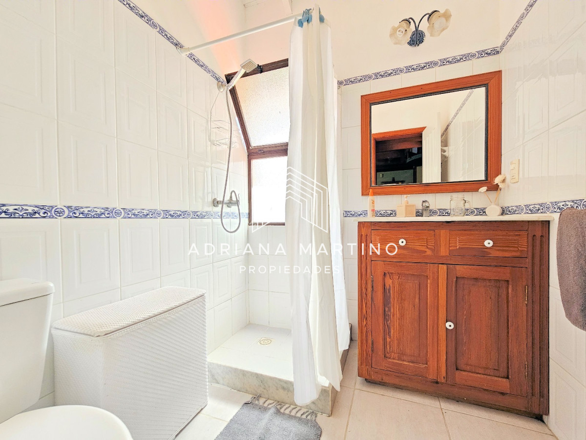 Casa ID.70018 - Hermoso duplex con parrillero en zona ideal para vivir todo el año.