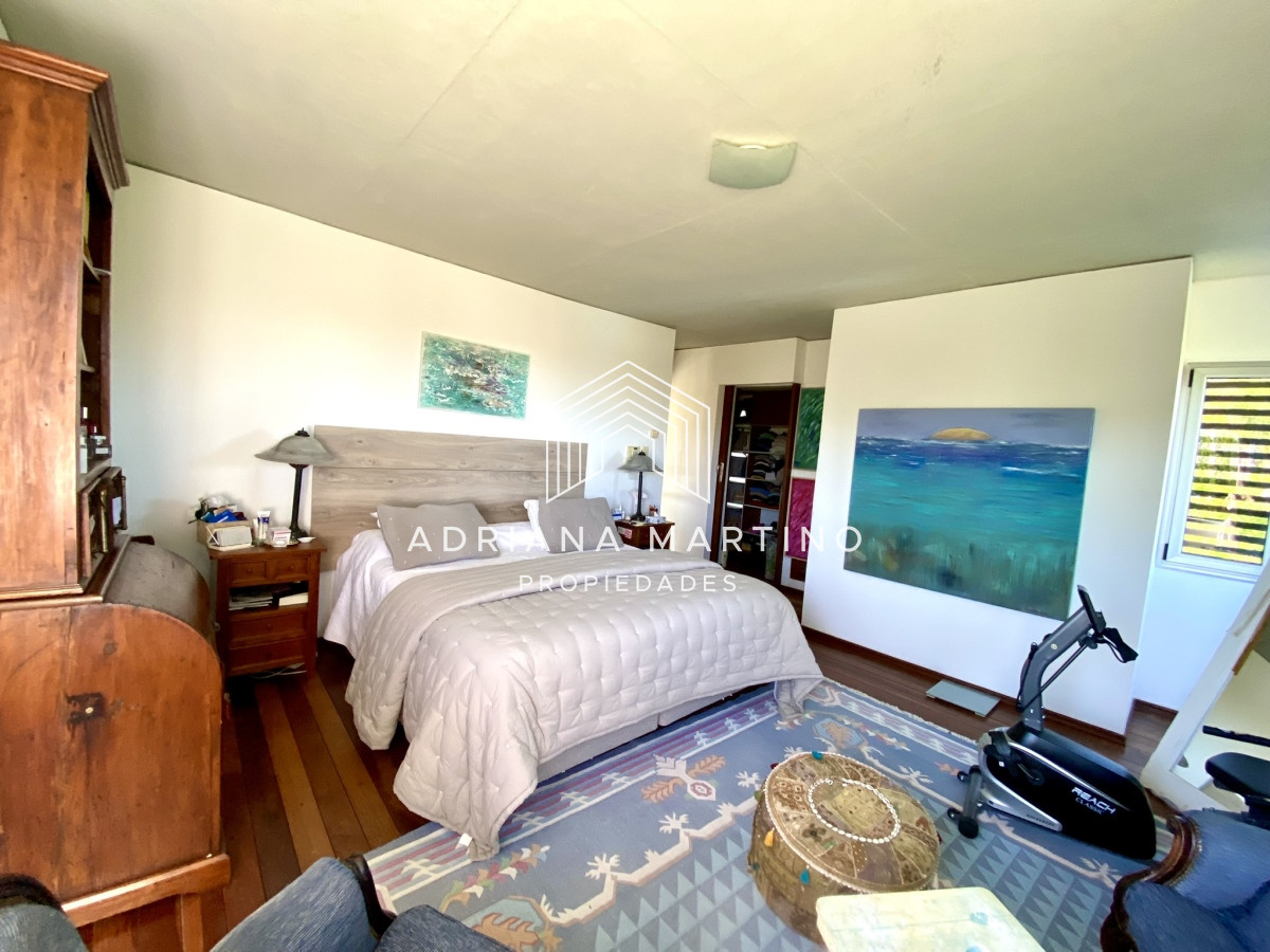 Casa ID.70611 - Hermosa residencia en playa brava a metros del mar  punta del este