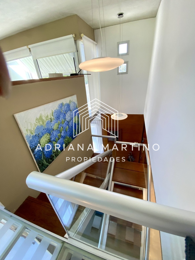 Casa ID.70611 - Hermosa residencia en playa brava a metros del mar  punta del este