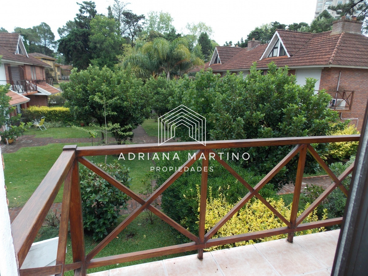 Hermoso tripex con parrillero en zona ideal para vivir todo el año. - GoPunta - Portal Inmobiliario de Punta del Este - Maldonado