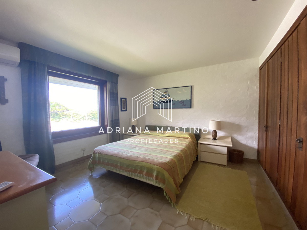 Casa ID.34592 - Espectacular casa a pasos de playa brava Brava 5 dormitorios + doble dependencia ,piscina,gran parque y vista al mar