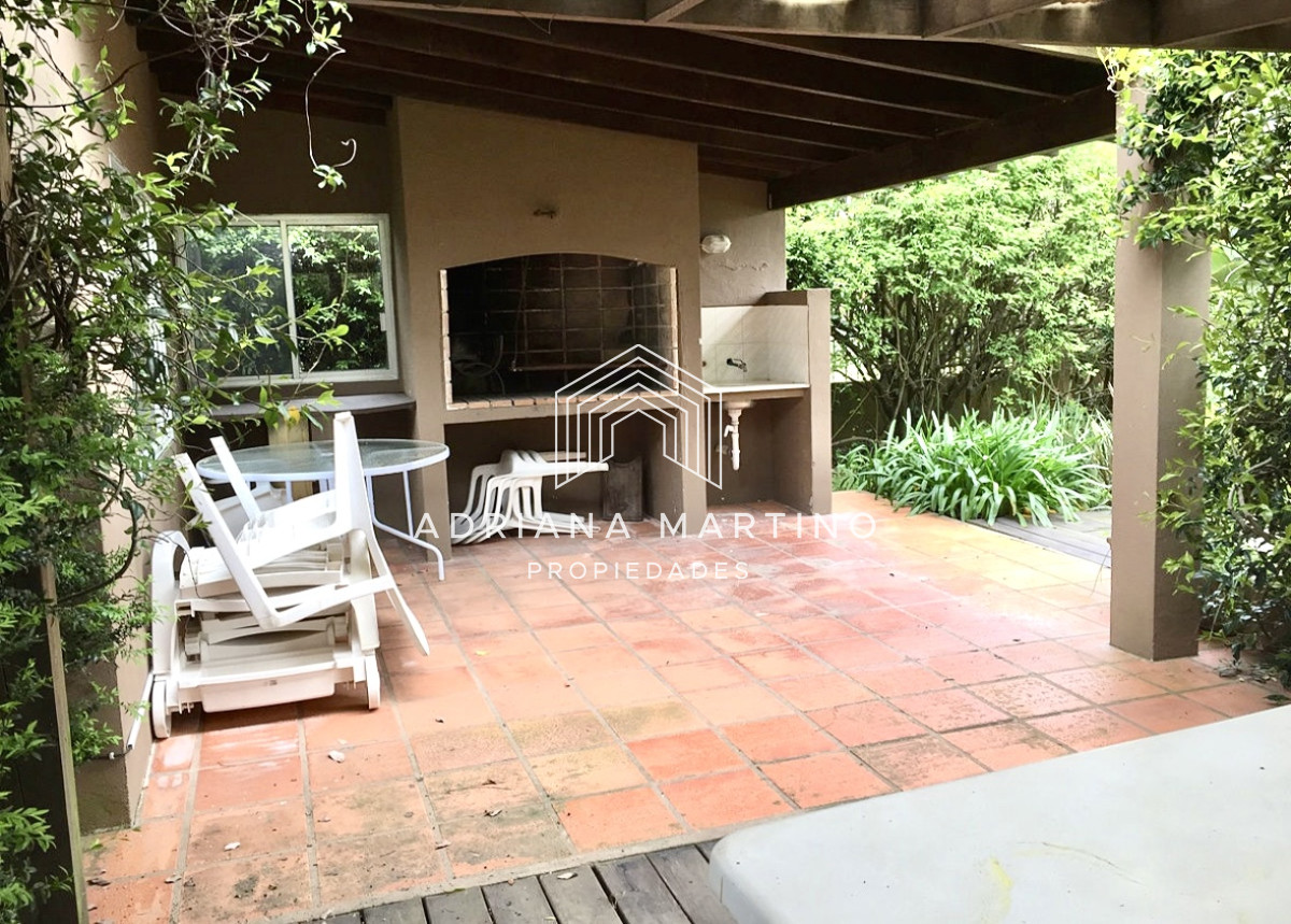 Casa ID.34129 - Casa en venta y alquiler temporal a metros de Playa Brava, Punta del Este