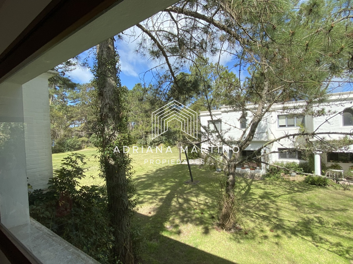 Casa ID.69318 - Casa en Playa Brava, espectacular ubicación.  5 dormitorios con baños en suite