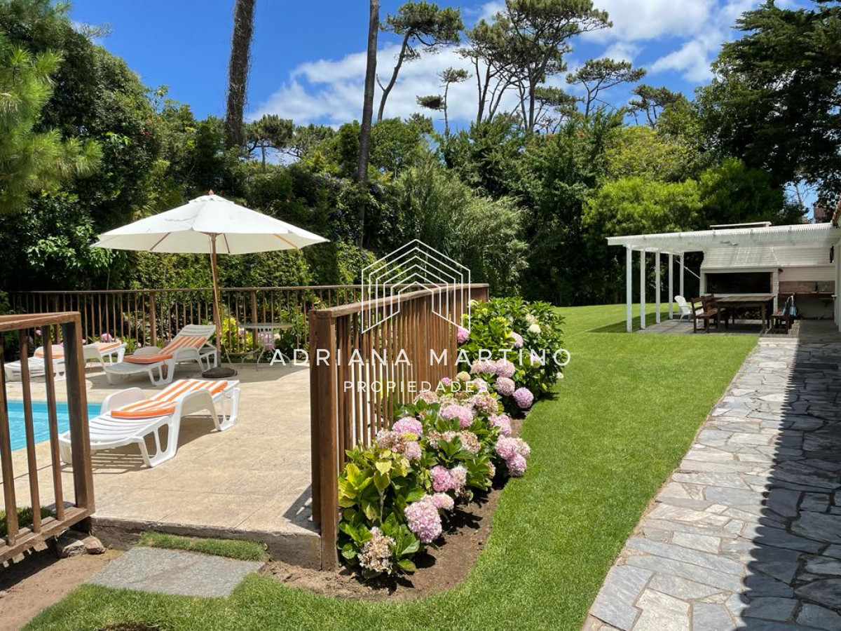 Casa ID.70308 - Hermosa propiedad a cuadras de la playa brava en Punta del Este 