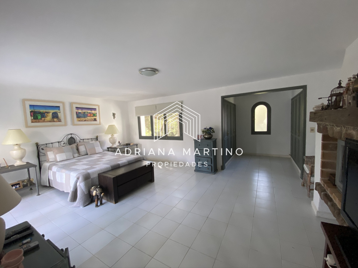Casa ID.69318 - Casa en Playa Brava, espectacular ubicación.  5 dormitorios con baños en suite