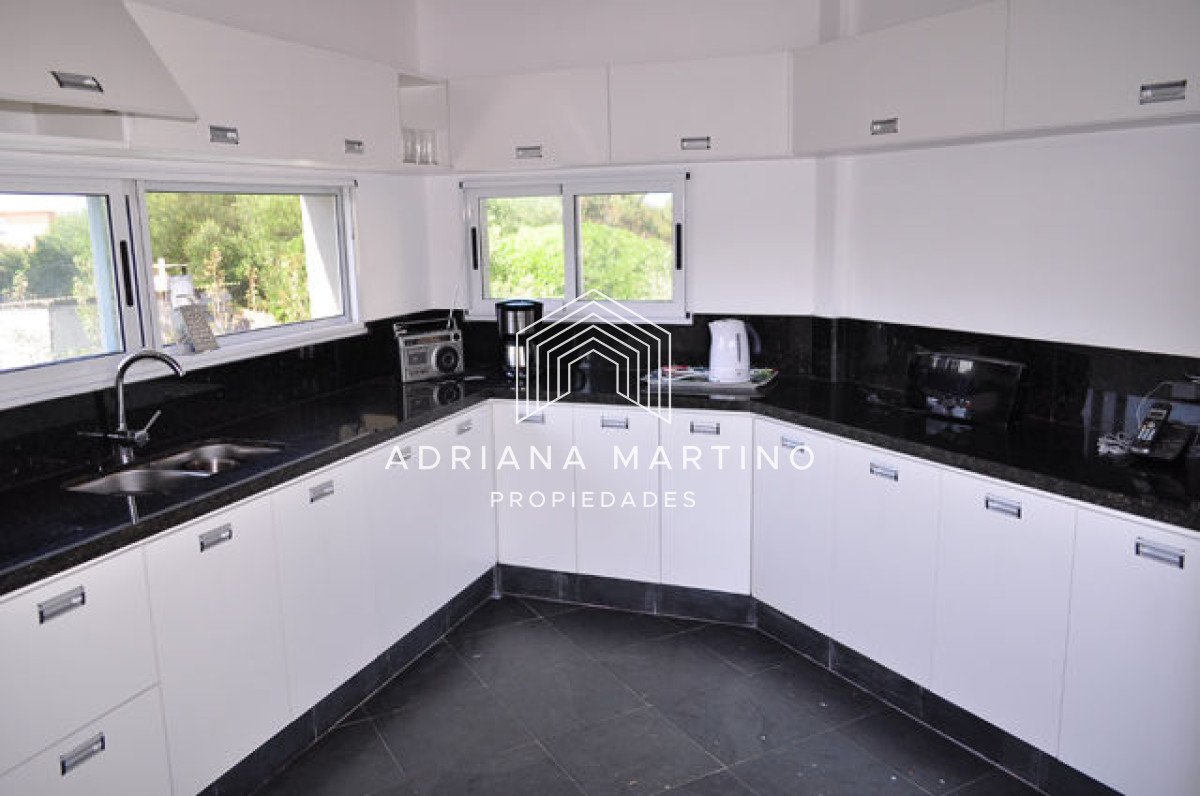 Casa ID.34384 - Hermosa casa ubicada en Punta Piedra, vista espectacular!