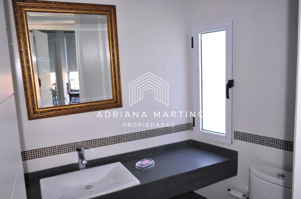 Casa ID.34384 - Hermosa casa ubicada en Punta Piedra, vista espectacular!