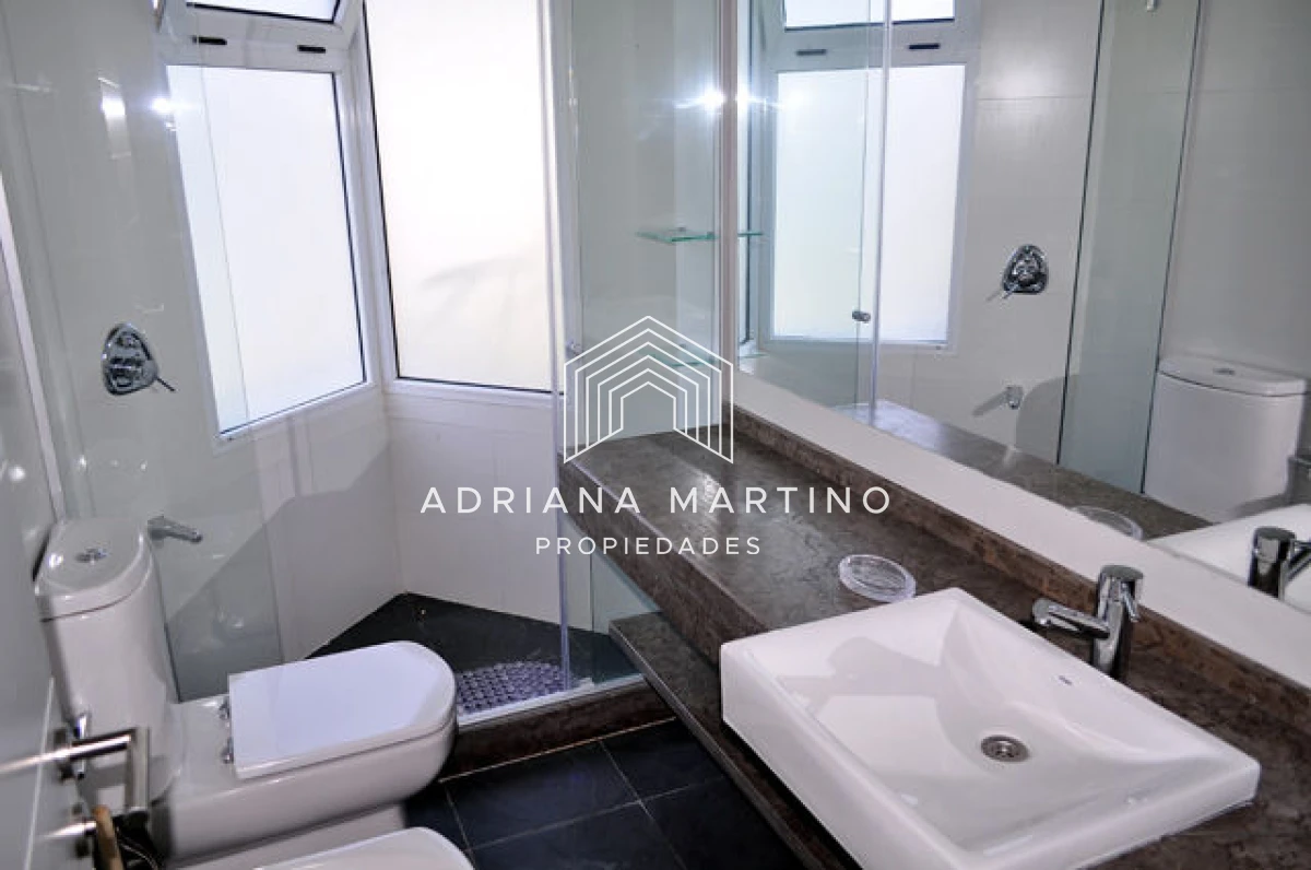 Casa ID.34384 - Hermosa casa ubicada en Punta Piedra, vista espectacular!