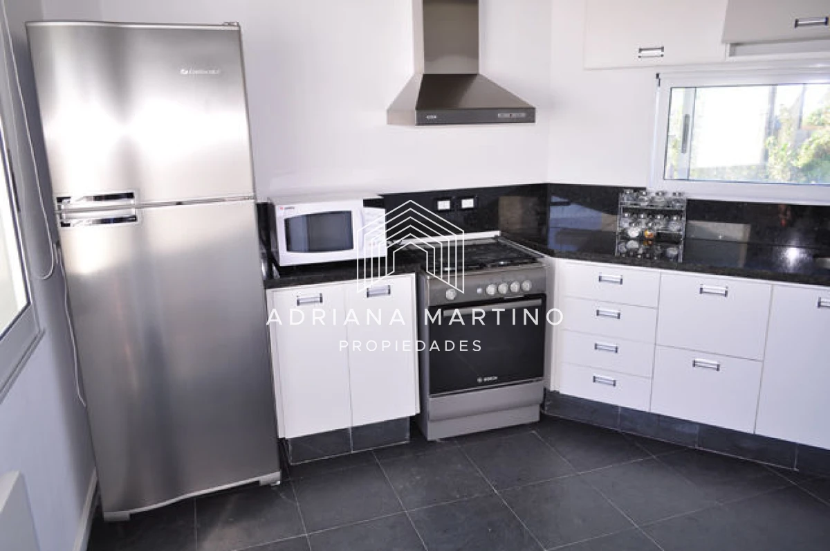 Casa ID.34384 - Hermosa casa ubicada en Punta Piedra, vista espectacular!