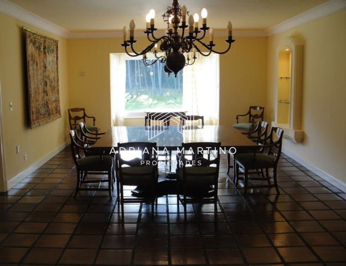 Casa ID.34401 - Amplia residencia con magnifica privacidad