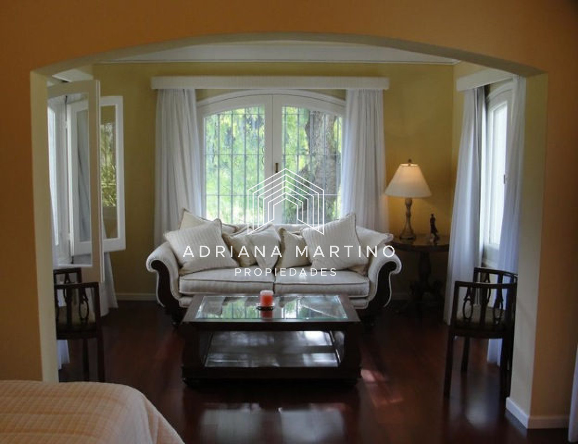 Casa ID.34401 - Amplia residencia con magnifica privacidad