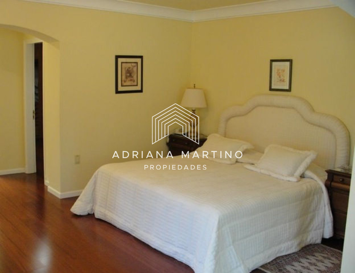 Casa ID.34401 - Amplia residencia con magnifica privacidad