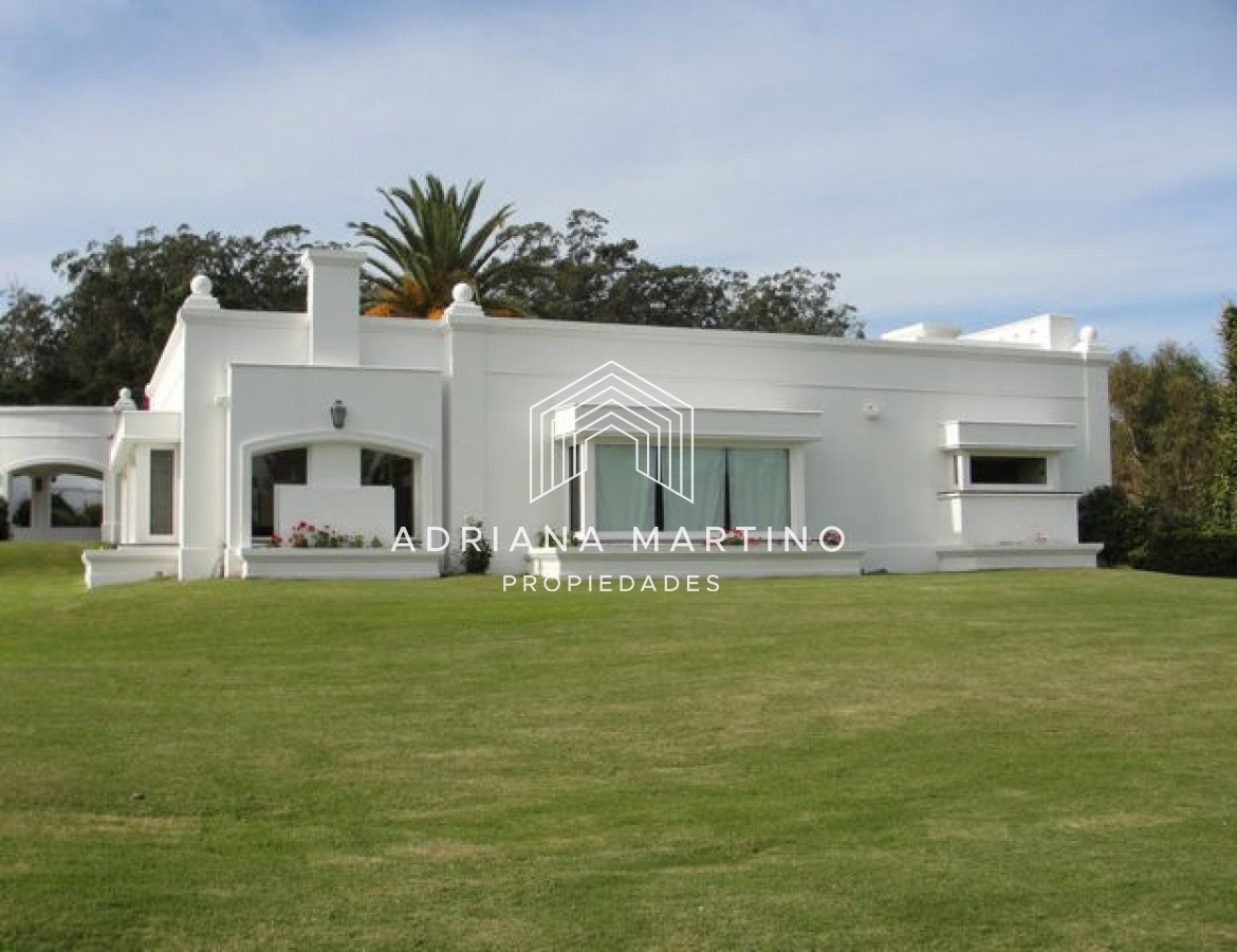 Casa ID.34401 - Amplia residencia con magnifica privacidad