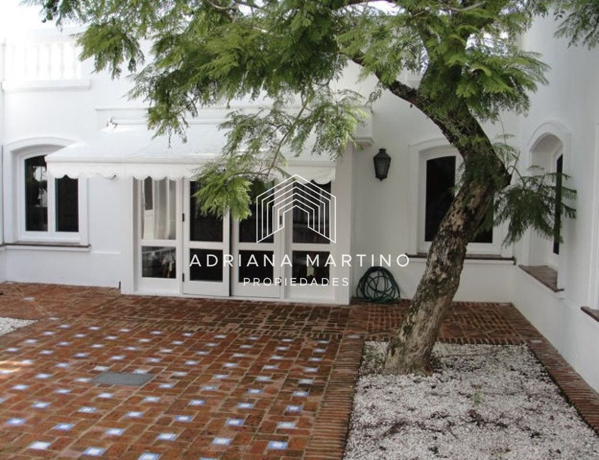 Casa ID.34401 - Amplia residencia con magnifica privacidad