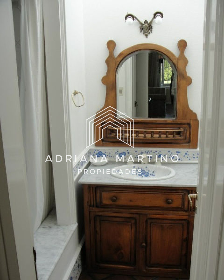 Casa ID.34401 - Amplia residencia con magnifica privacidad