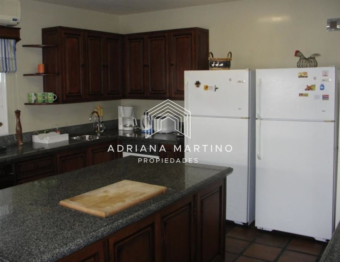 Casa ID.34401 - Amplia residencia con magnifica privacidad