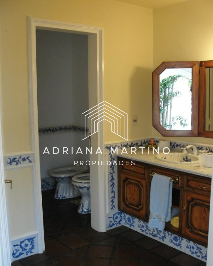 Casa ID.34401 - Amplia residencia con magnifica privacidad