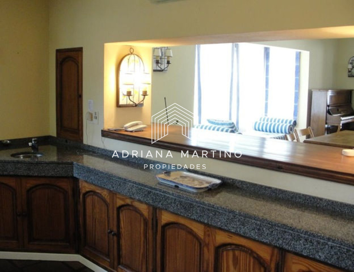 Casa ID.34401 - Amplia residencia con magnifica privacidad