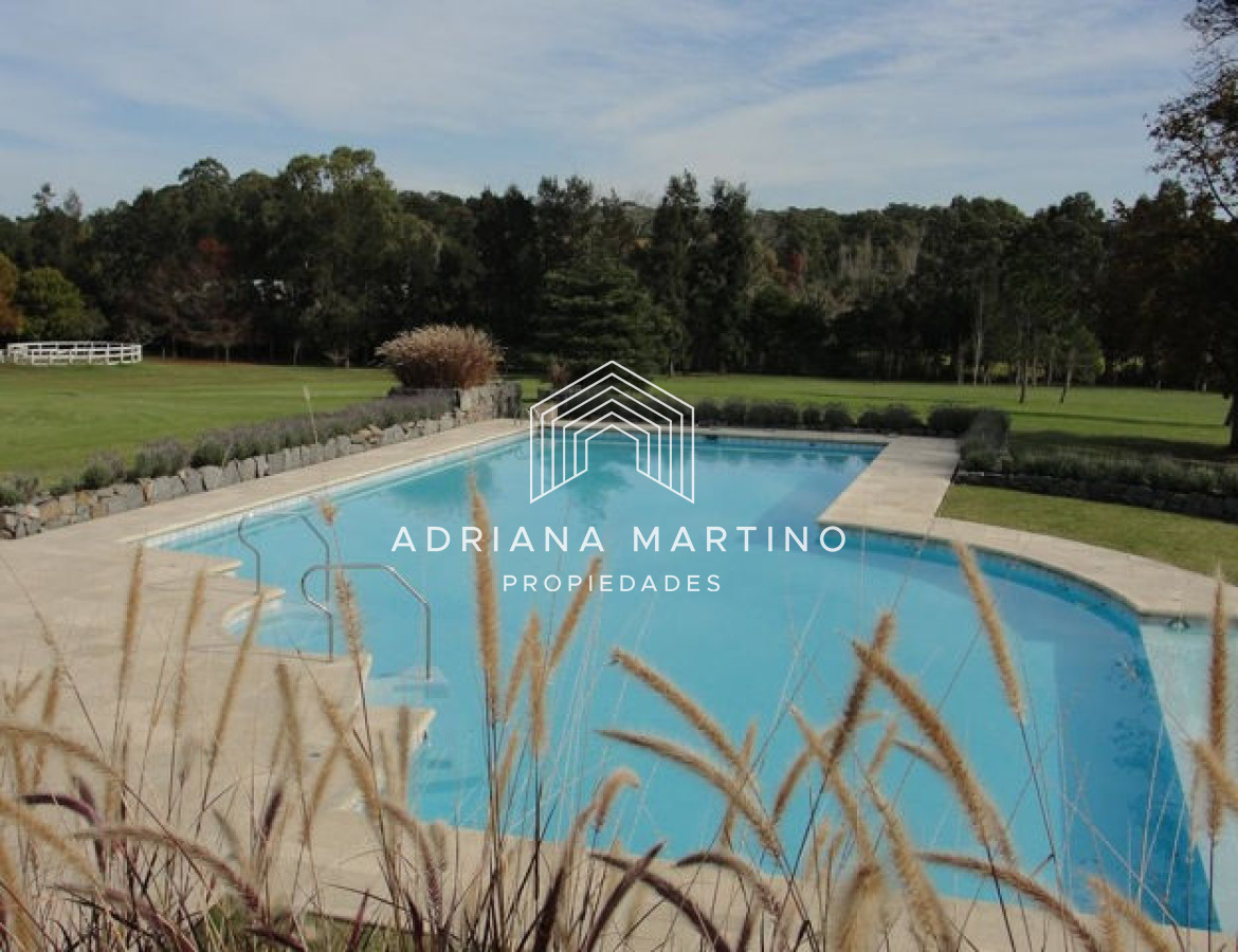 Casa ID.34401 - Amplia residencia con magnifica privacidad
