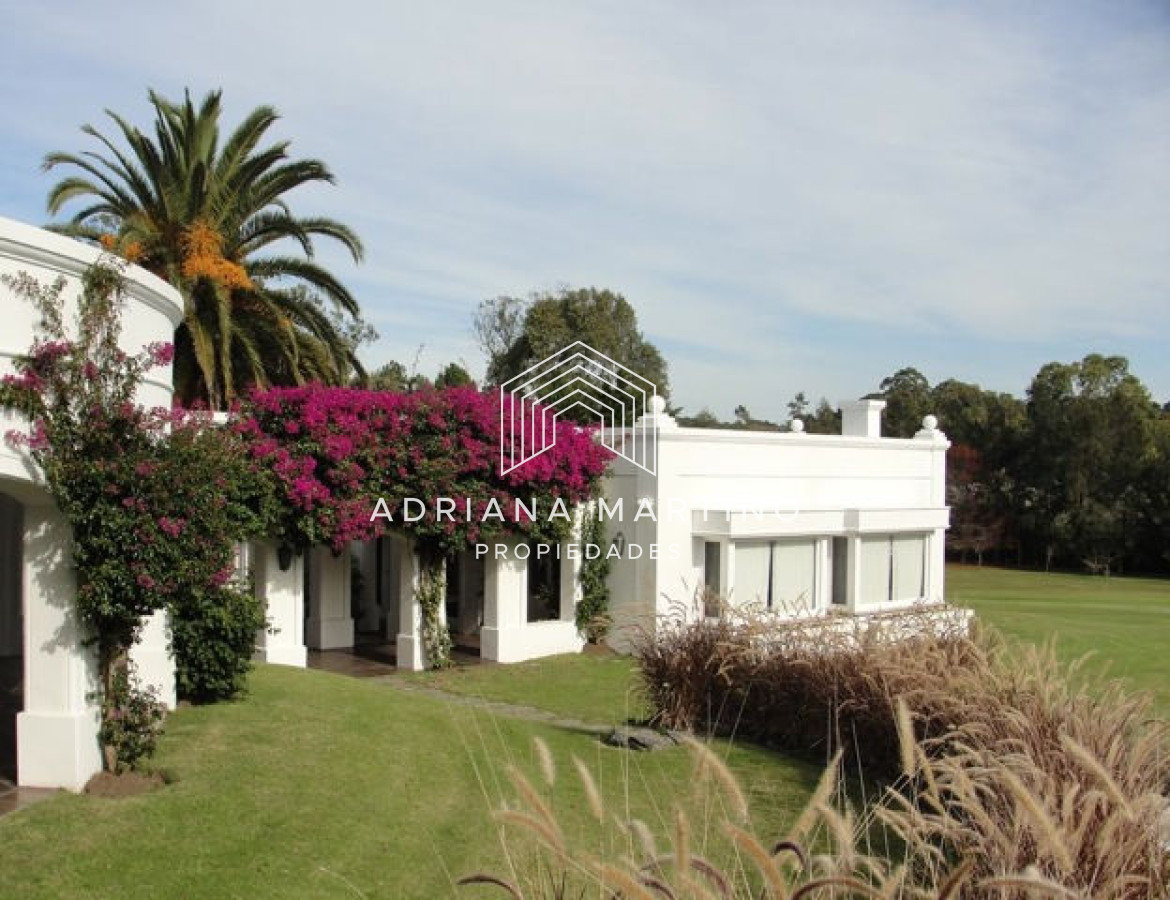 Casa ID.34401 - Amplia residencia con magnifica privacidad