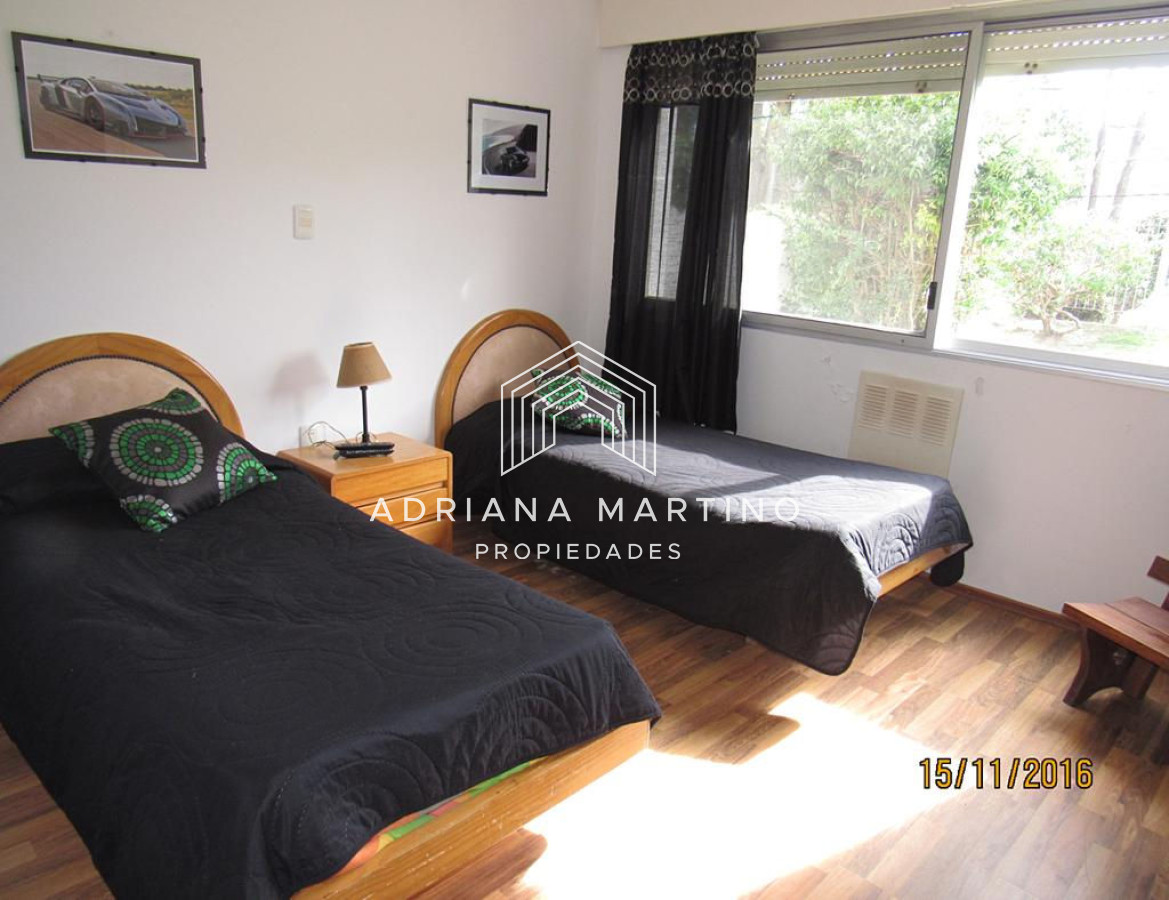 Casa ID.34091 - Casa en Rincón del Indio, a pocas cuadras del mar, con hermoso jardín y piscina