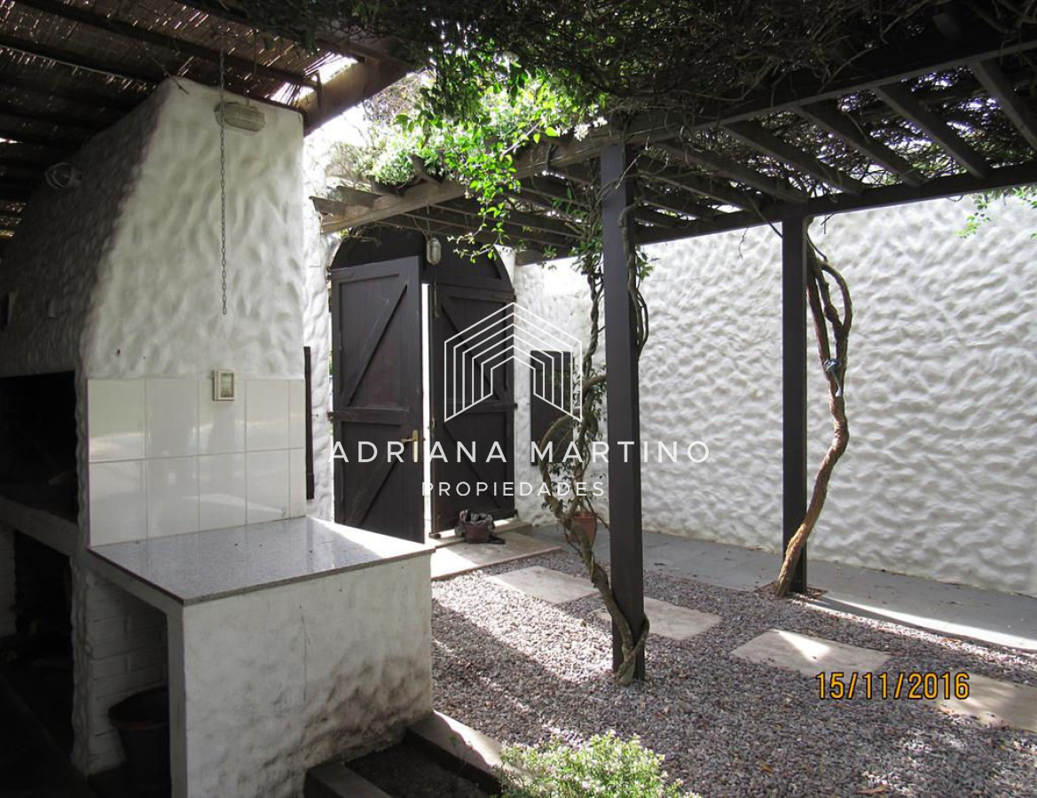 Casa ID.34091 - Casa en Rincón del Indio, a pocas cuadras del mar, con hermoso jardín y piscina