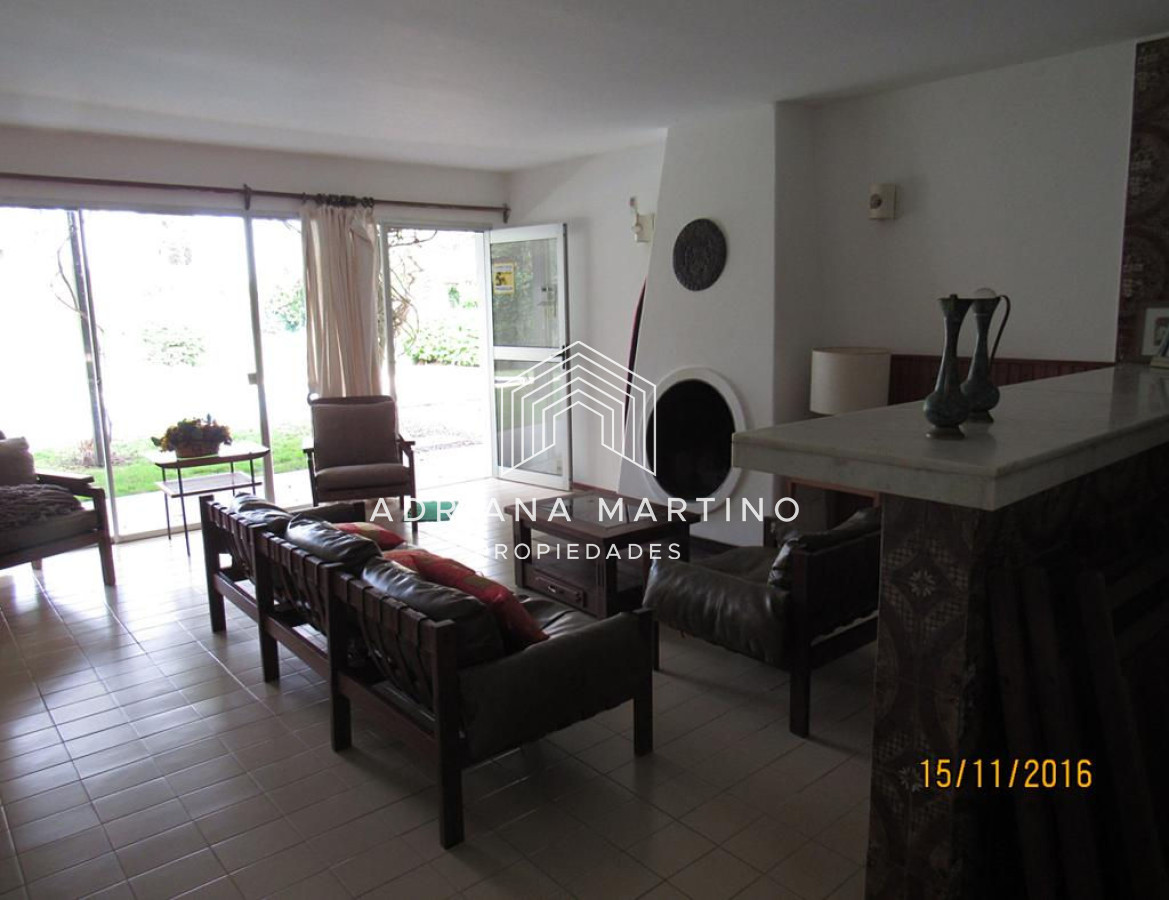 Casa ID.34091 - Casa en Rincón del Indio, a pocas cuadras del mar, con hermoso jardín y piscina