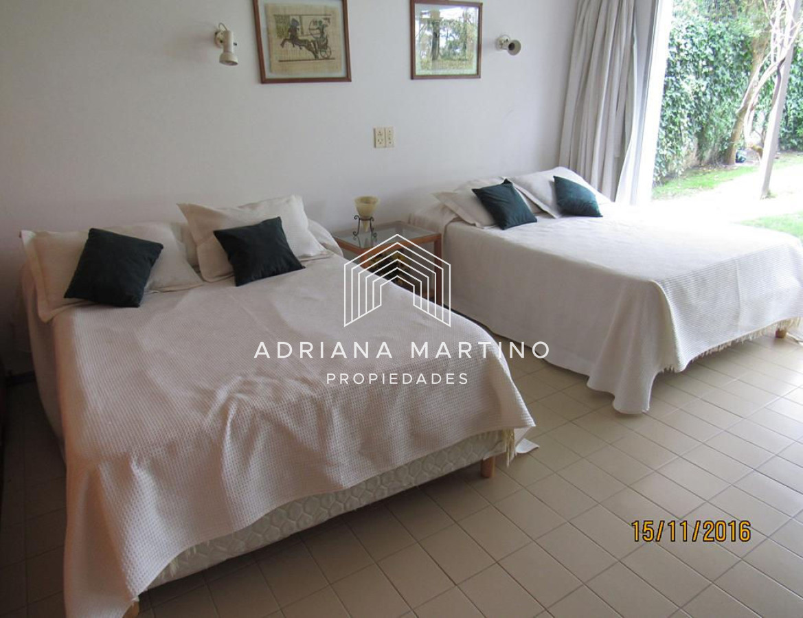 Casa ID.34091 - Casa en Rincón del Indio, a pocas cuadras del mar, con hermoso jardín y piscina