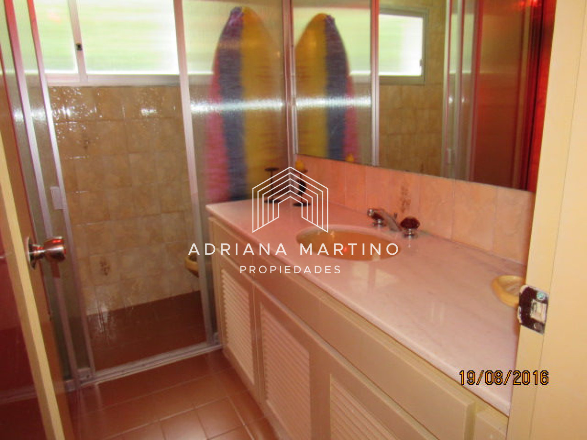 Casa ID.34091 - Casa en Rincón del Indio, a pocas cuadras del mar, con hermoso jardín y piscina