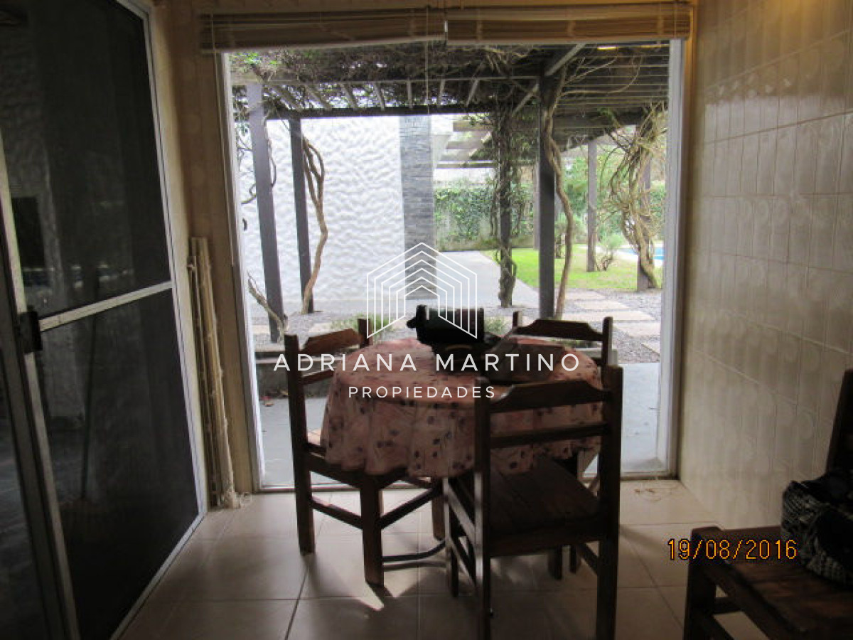 Casa ID.34091 - Casa en Rincón del Indio, a pocas cuadras del mar, con hermoso jardín y piscina