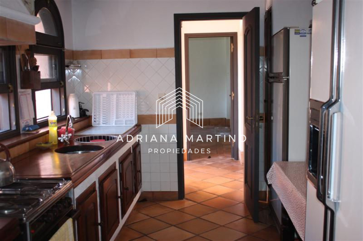 Casa ID.33940 - Excelente propiedad en venta 