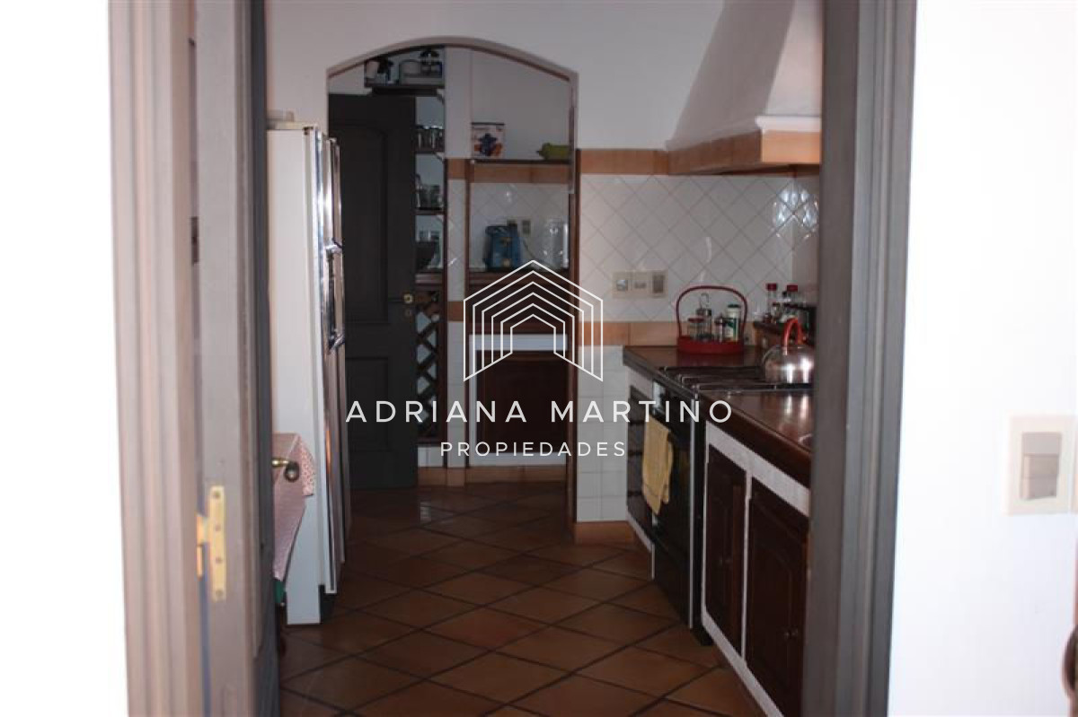 Casa ID.33940 - Excelente propiedad en venta 