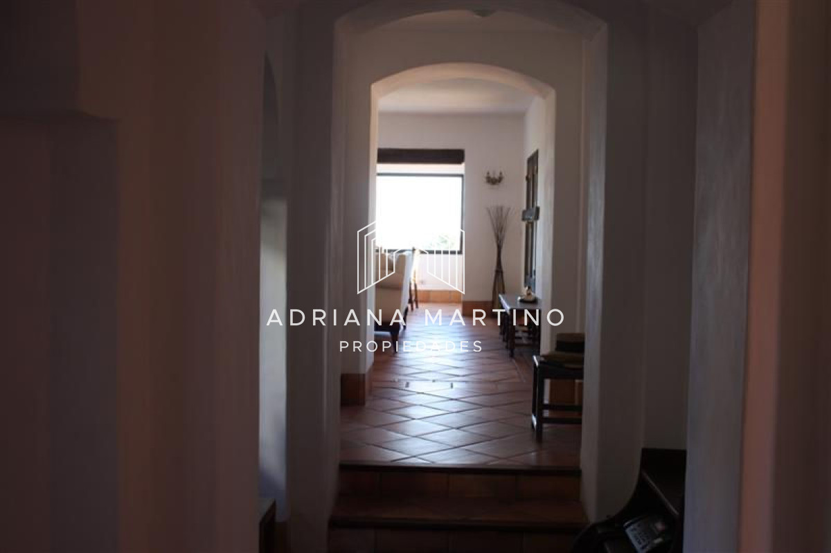 Casa ID.33940 - Excelente propiedad en venta 