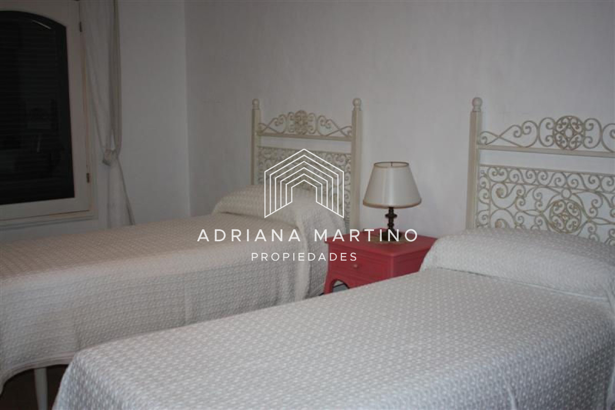 Casa ID.33940 - Excelente propiedad en venta 