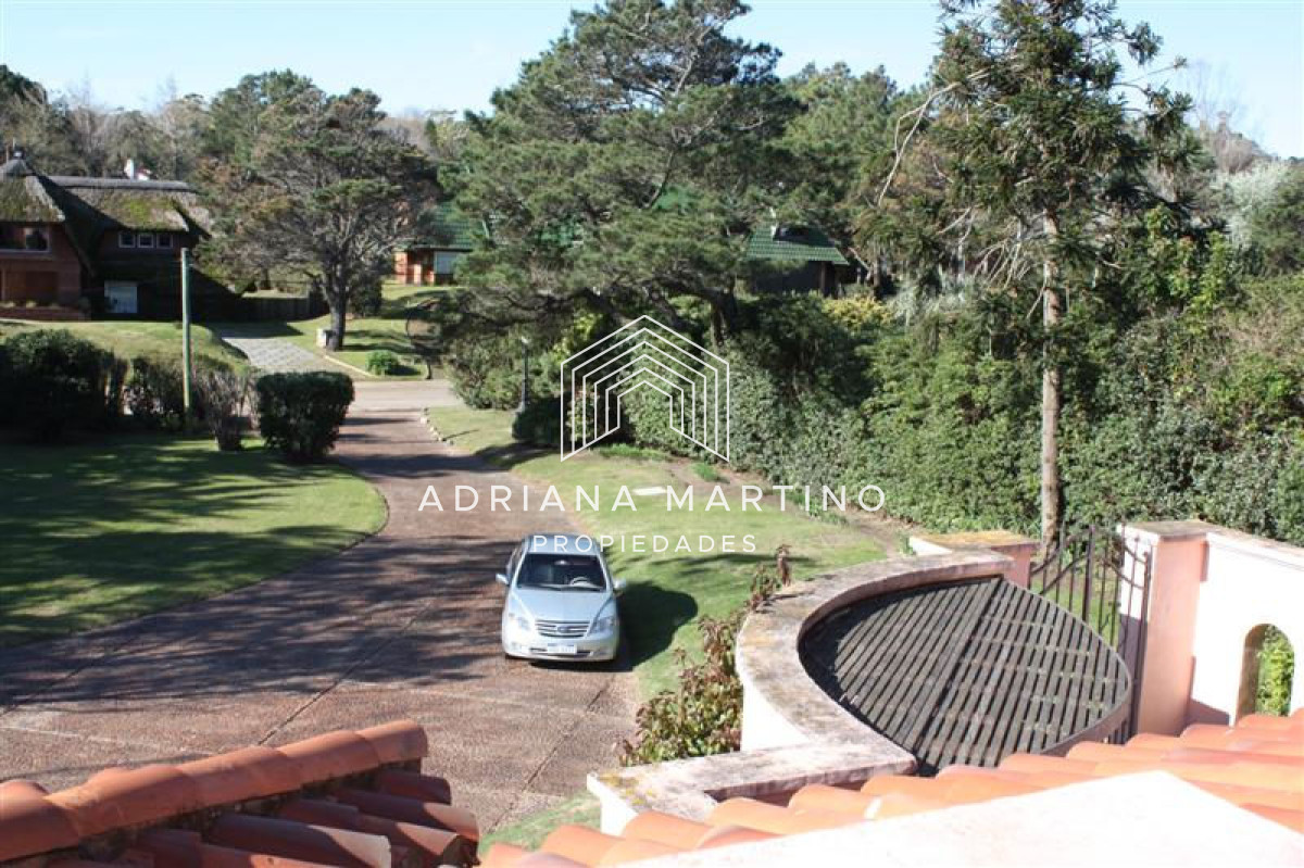Casa ID.33940 - Excelente propiedad en venta 