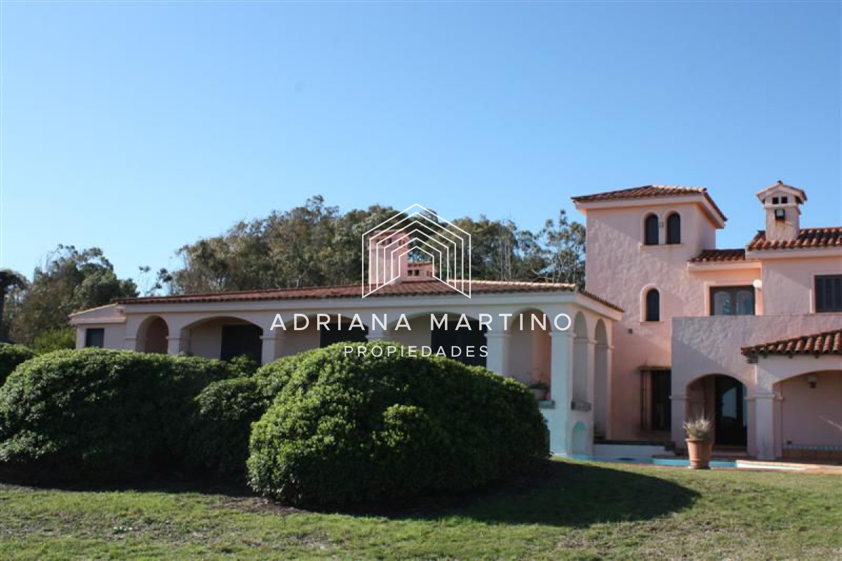 Casa ID.33940 - Excelente propiedad en venta 