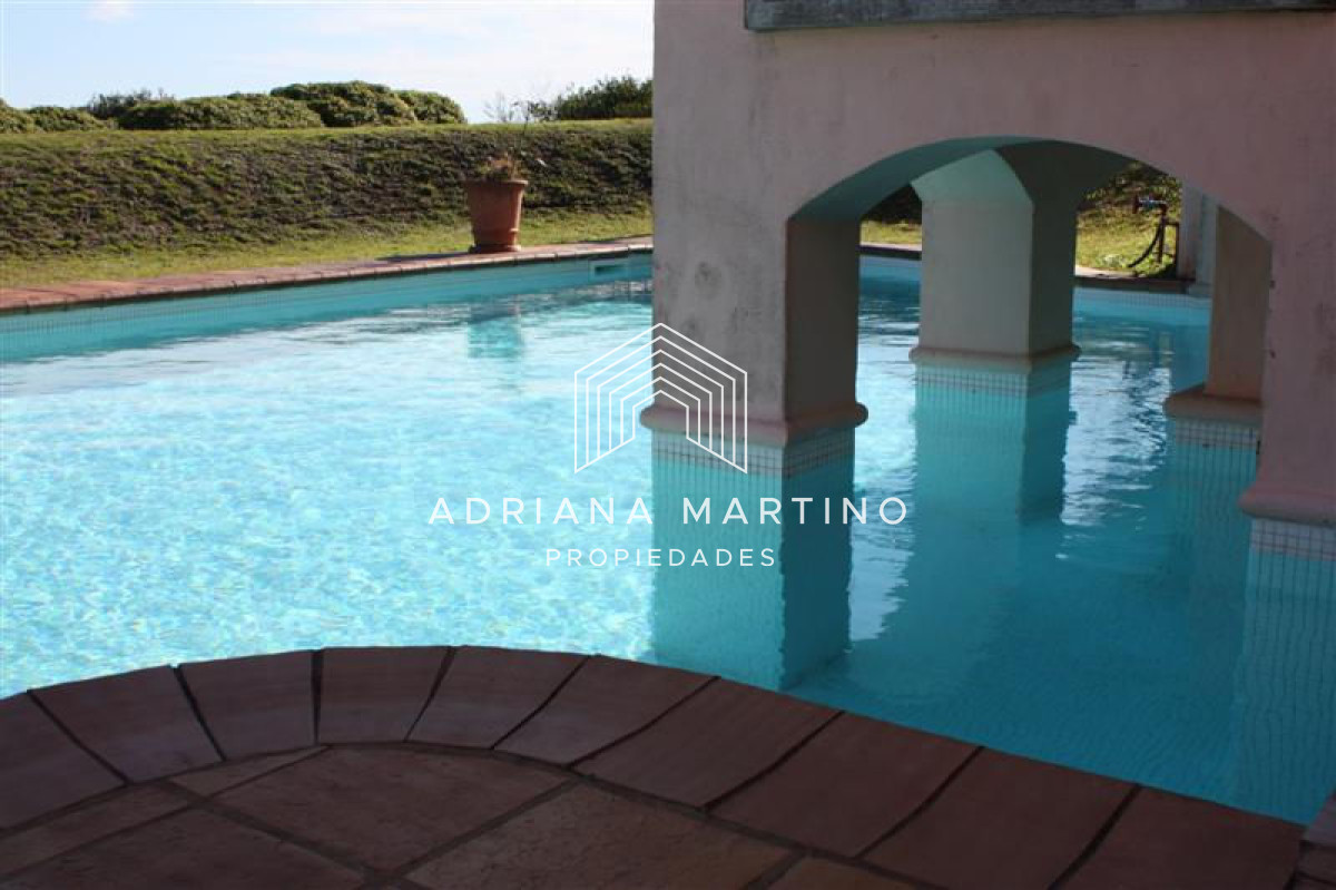 Casa ID.33940 - Excelente propiedad en venta 