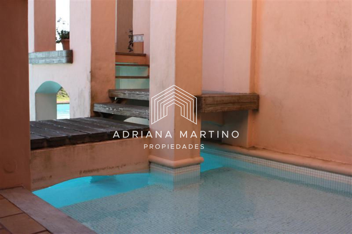 Casa ID.33940 - Excelente propiedad en venta 